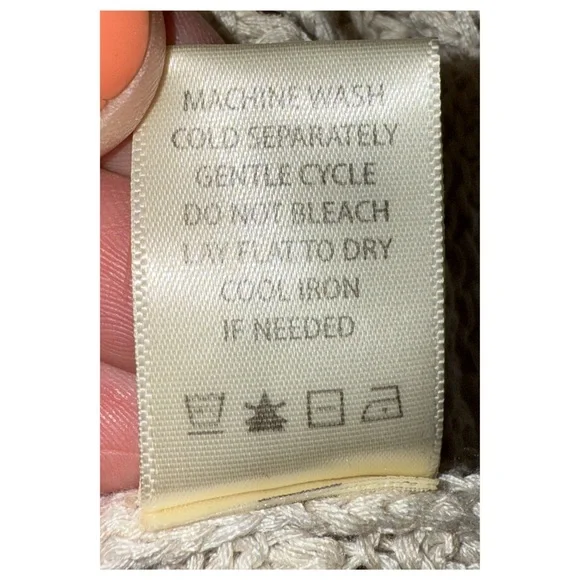 Max Studio - Knit Top - Beige Open-Weave V-Neck - Size Large - Picture 6 of 7